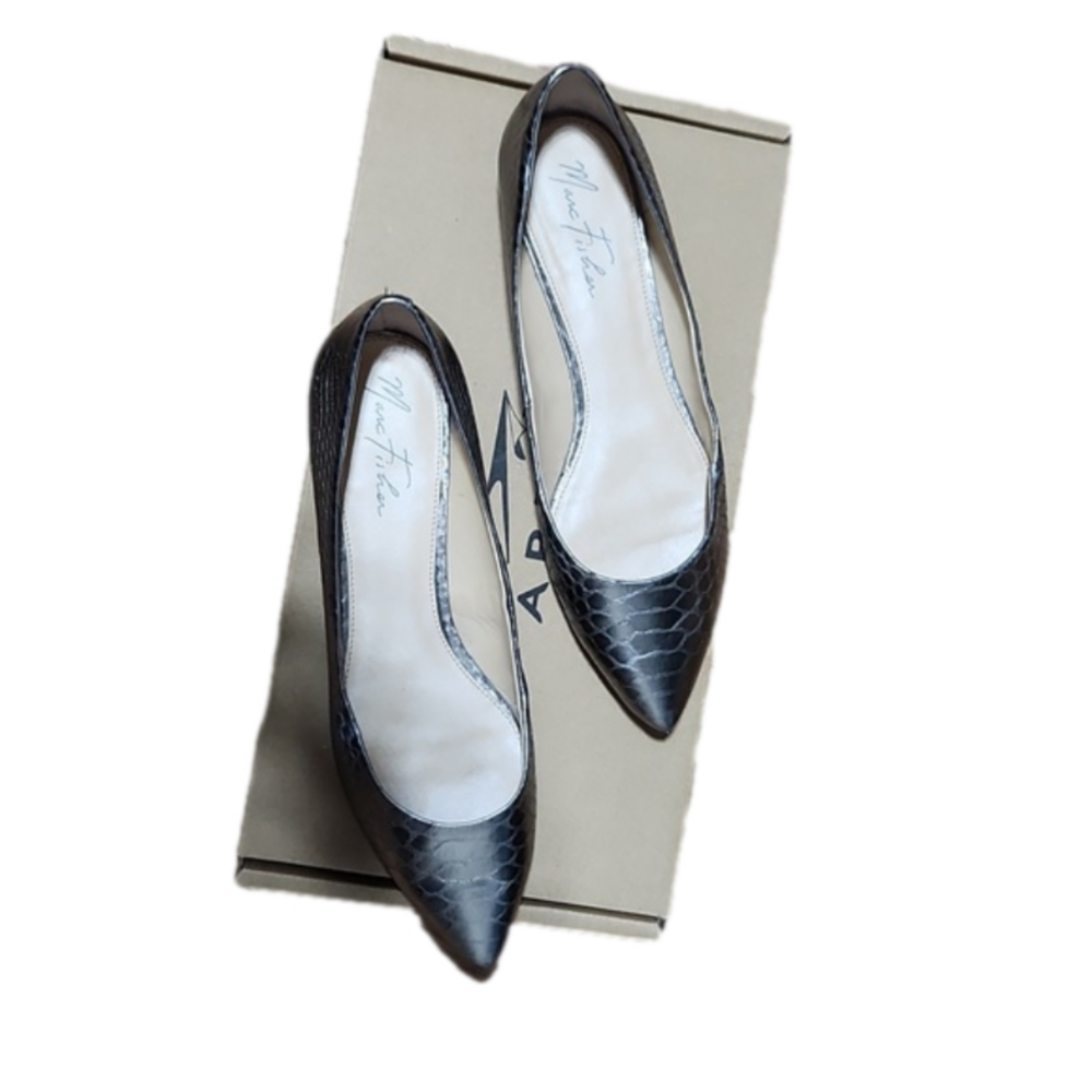 Marc Fisher silver shoes - Picture 2 of 7